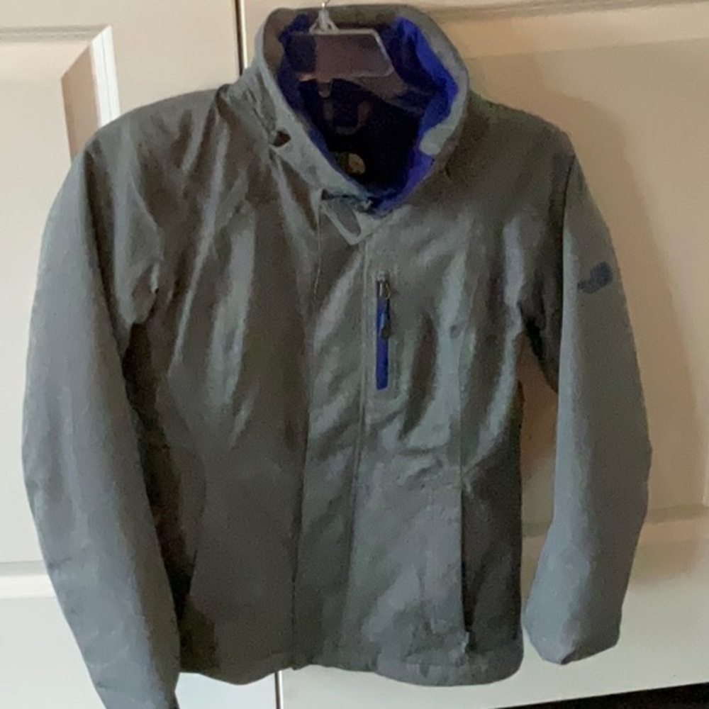 The North Face Gray and Blue Ski Jacket Weatherproof Design